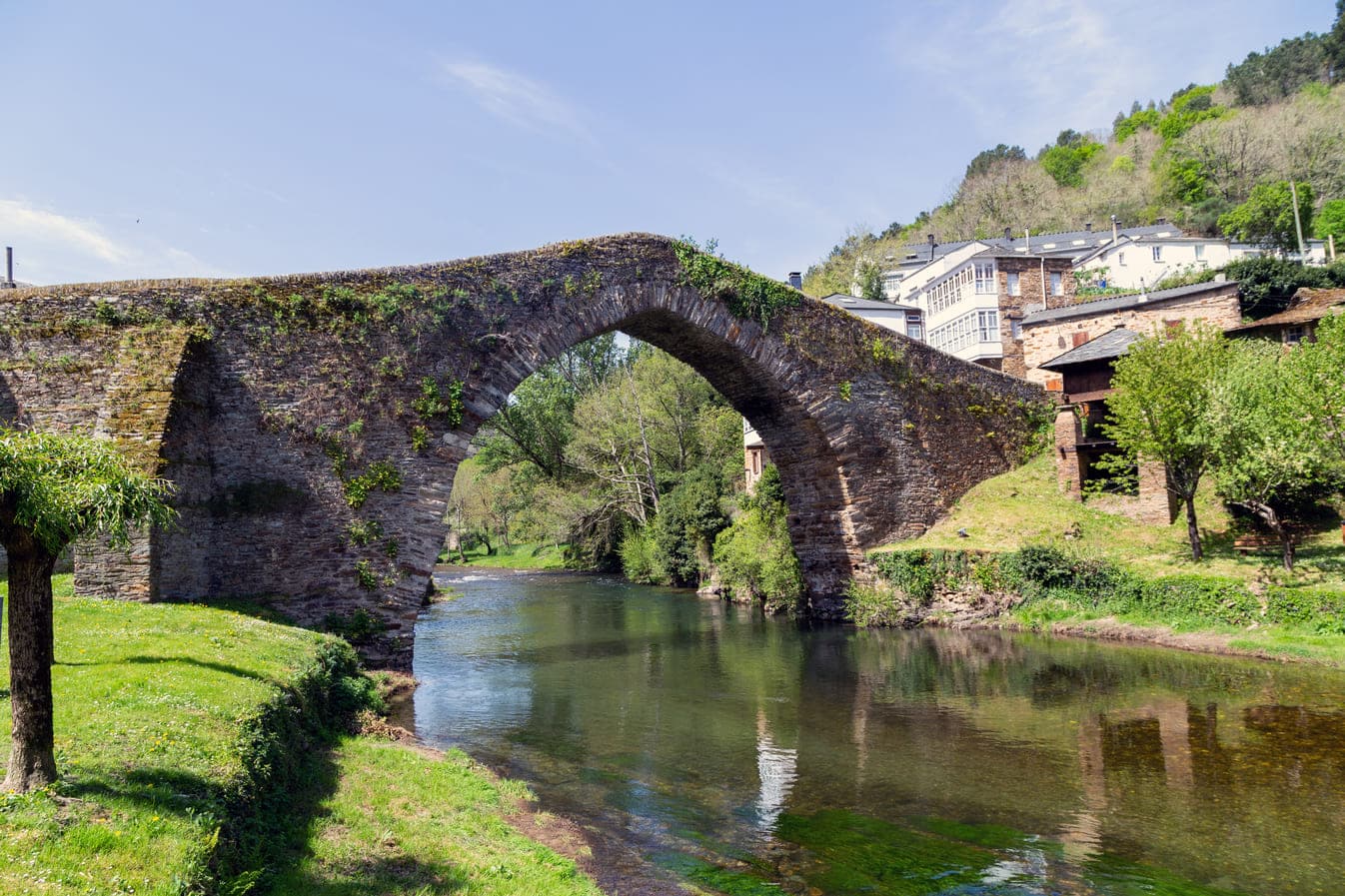 Explore Galicia in 5 days and its monuments