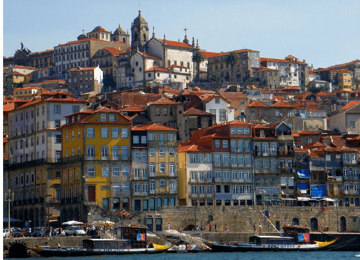 Visite o centro histórico do Porto