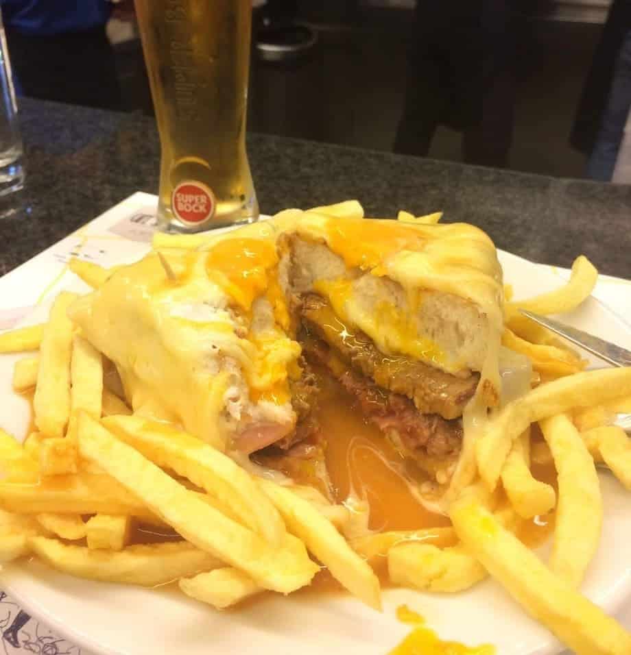 ¿Qué es una Francesinha?