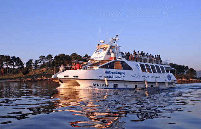 Rías Baixas, A Toxa, Bodega y Paseo en Barco desde Santiago