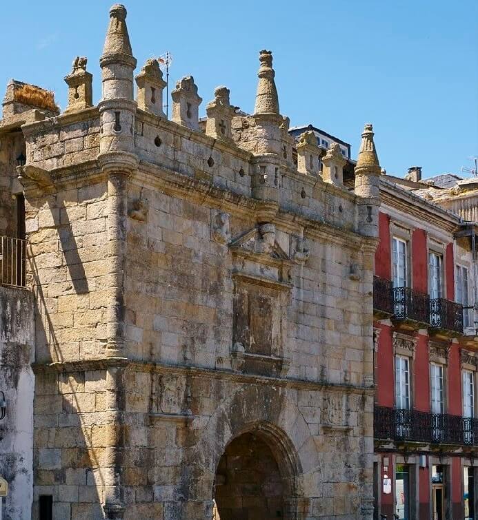 다리의 성을 만나보세요
