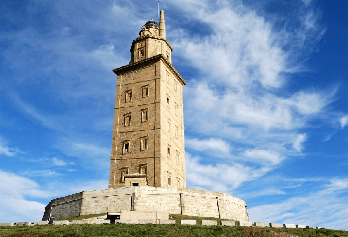 Conheça o Farol de A Coruña