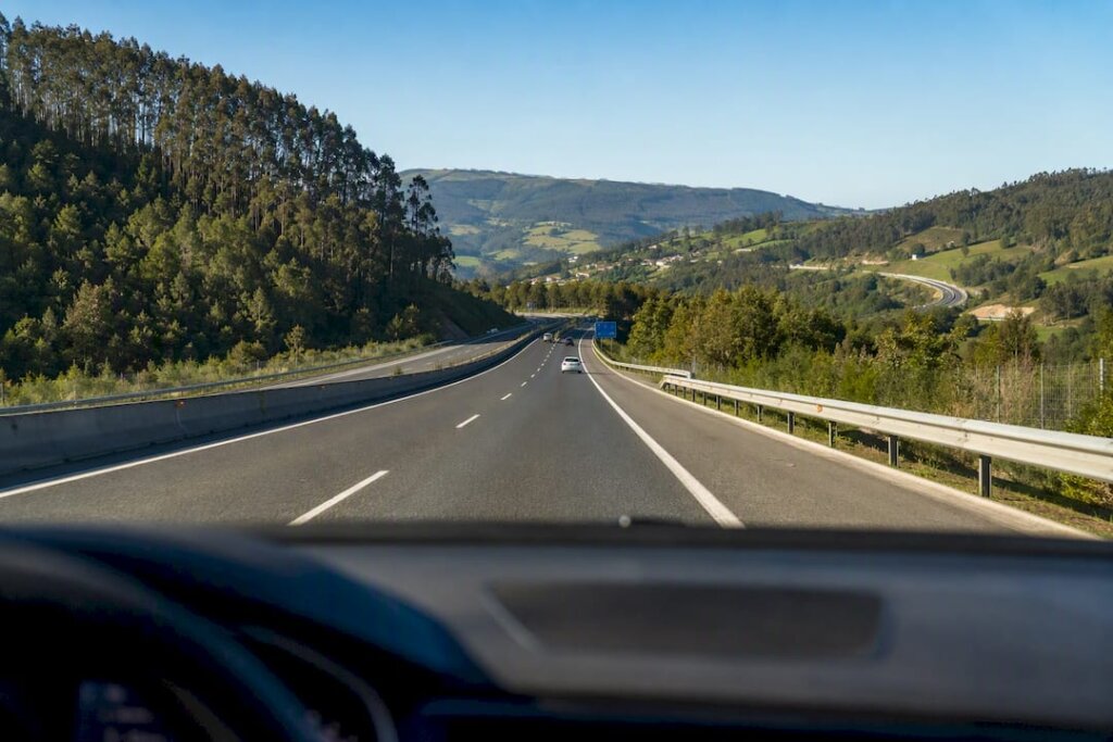 Ribadeo desde Santiago: la mejor forma de llegar en 2026