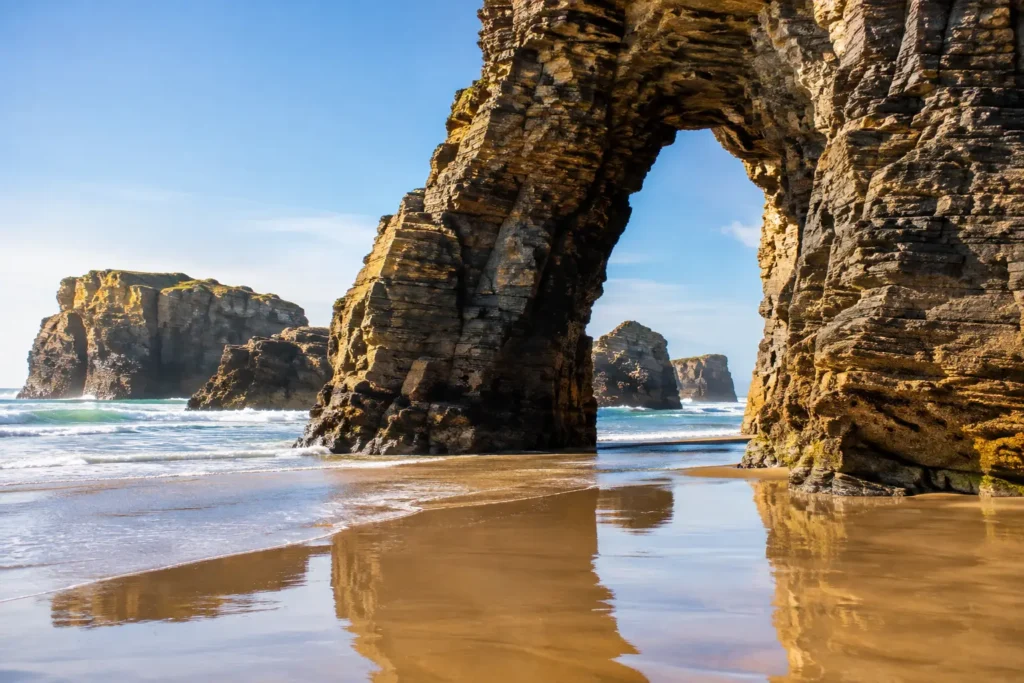 Come raggiungere la Spiaggia Cattedrali senza errori